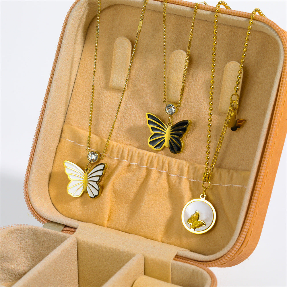 Collar de suéter de acero inoxidable de mariposa tridimensional al por mayor